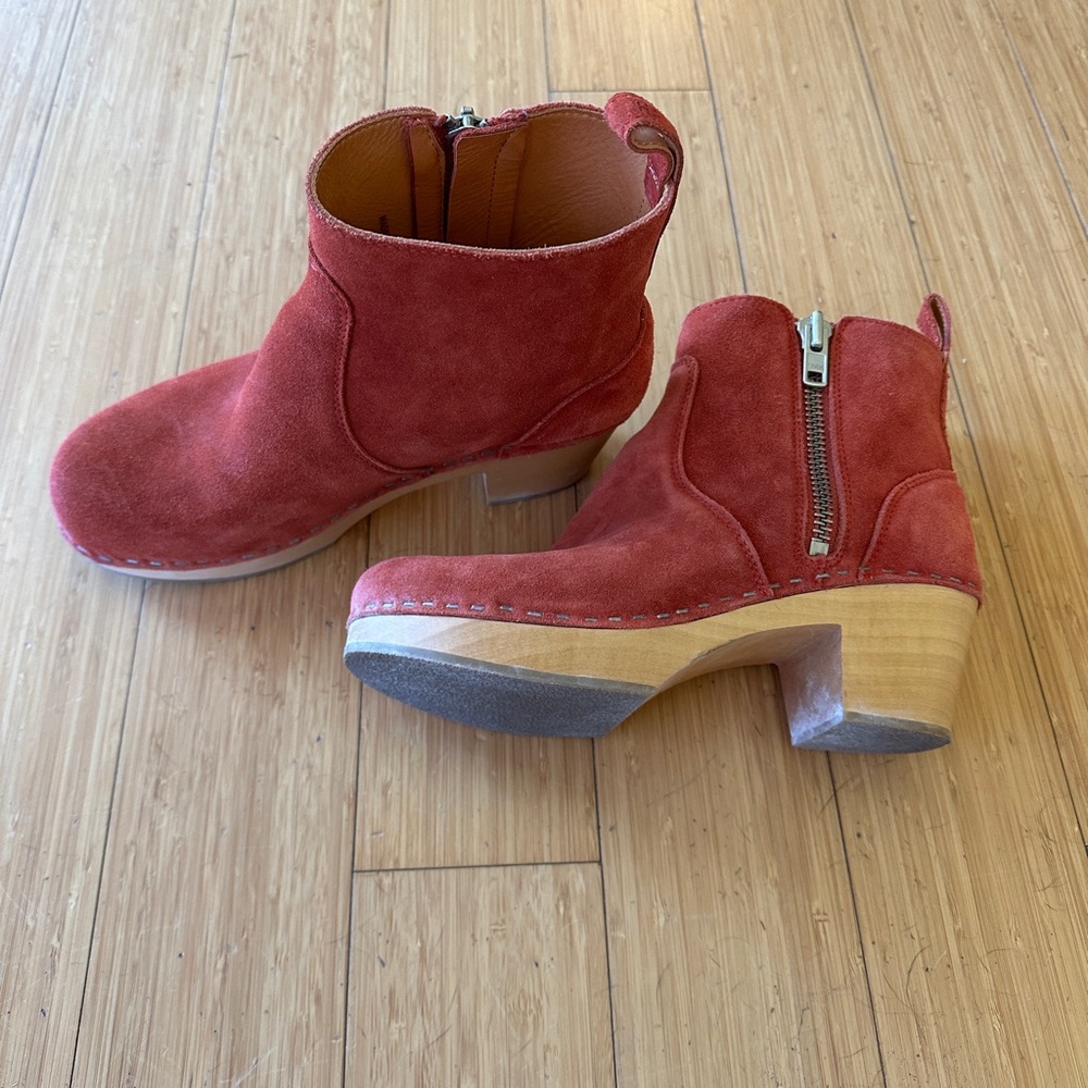 Red Suede Swedish Hasbeens Clog Boots